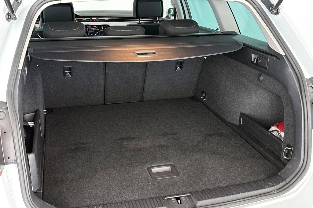 Volkswagen Passat (KKB08D) met abonnement