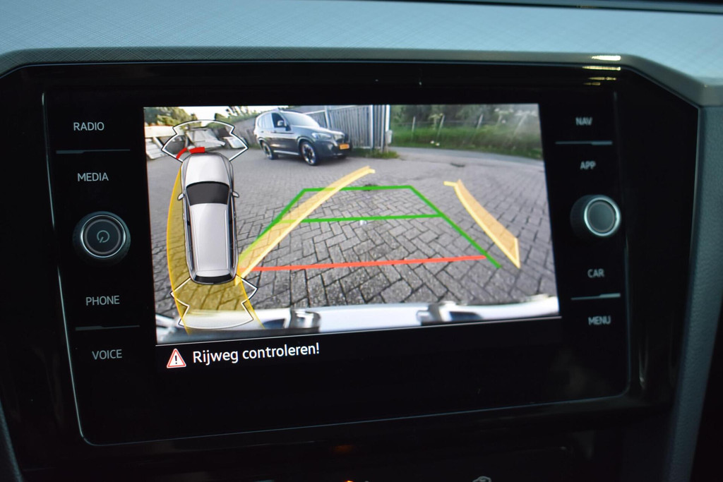 Volkswagen Passat (R051HH) met abonnement