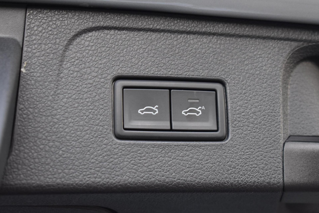 Volkswagen Passat (R051HH) met abonnement