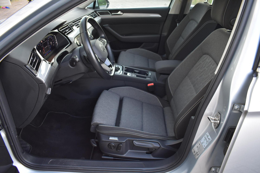 Volkswagen Passat (R051HH) met abonnement