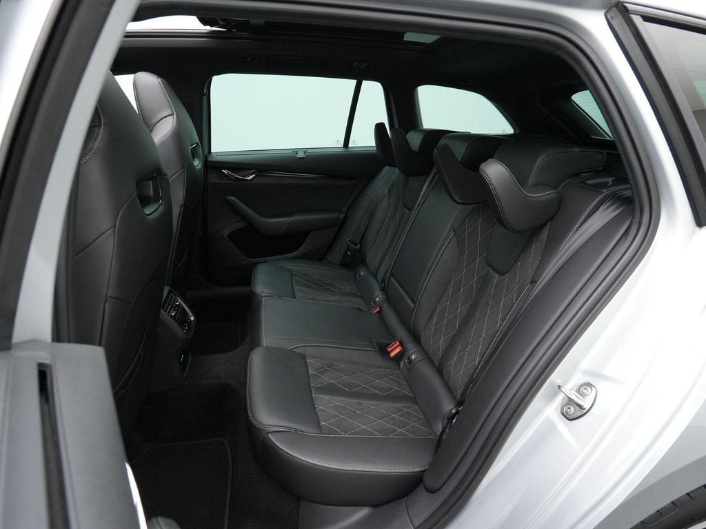 ŠKODA Octavia (KNJ58S) met abonnement