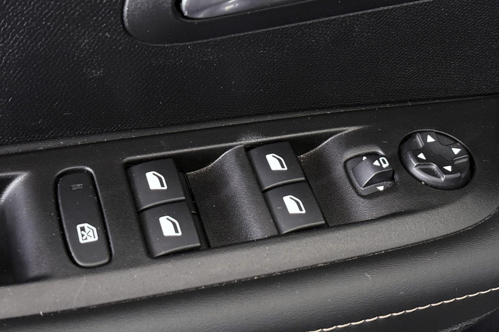 Peugeot 208 (KKF45J) met abonnement