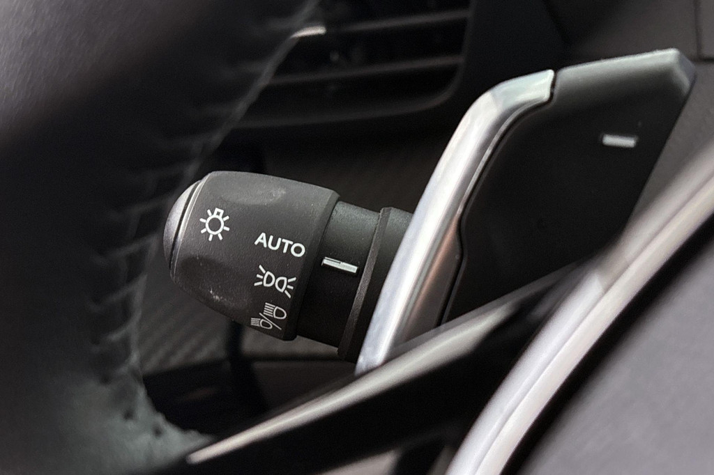 Peugeot 208 (KKF45J) met abonnement