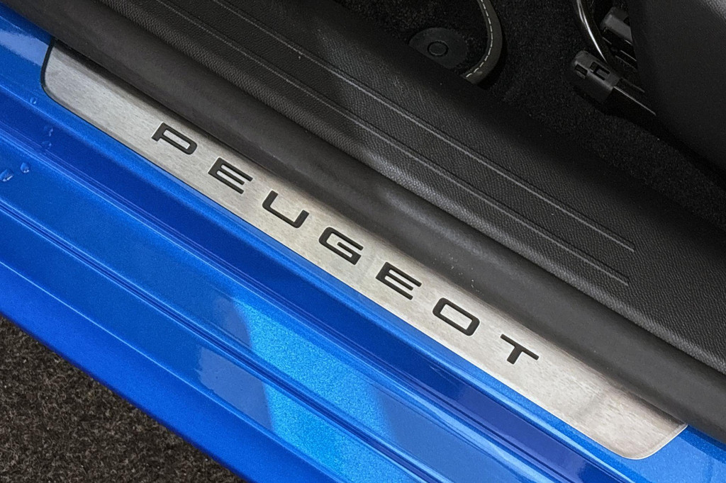 Peugeot 208 (HHX84F) met abonnement