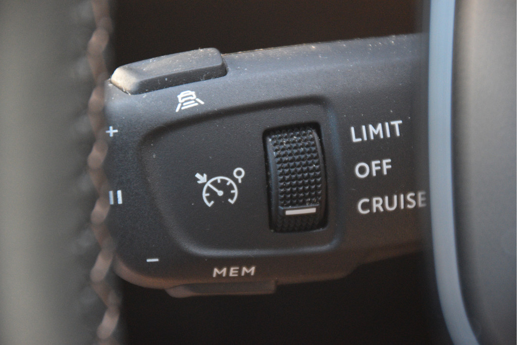 Peugeot 3008 (KLN67Z) met abonnement
