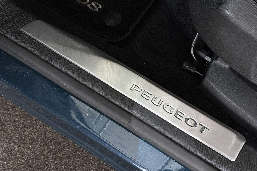 Peugeot 3008 (K879ZX) met abonnement