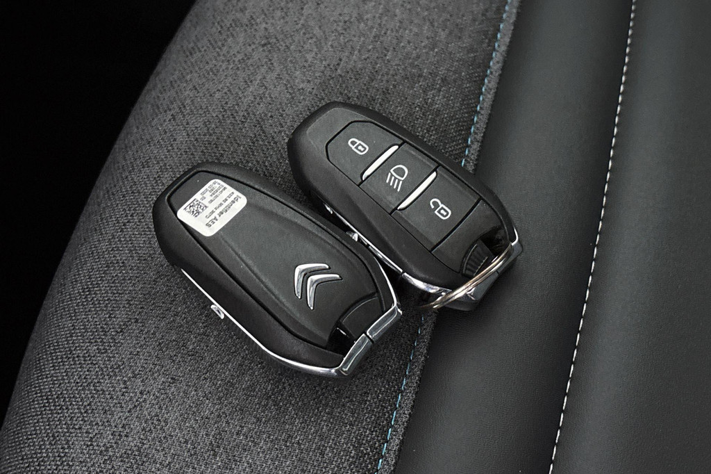 Citroën Ë-C4 (P668SV) met abonnement