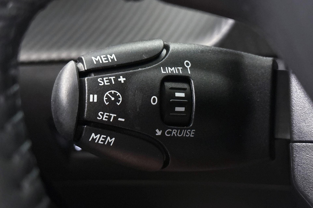 Peugeot 208 (HPS94R) met abonnement