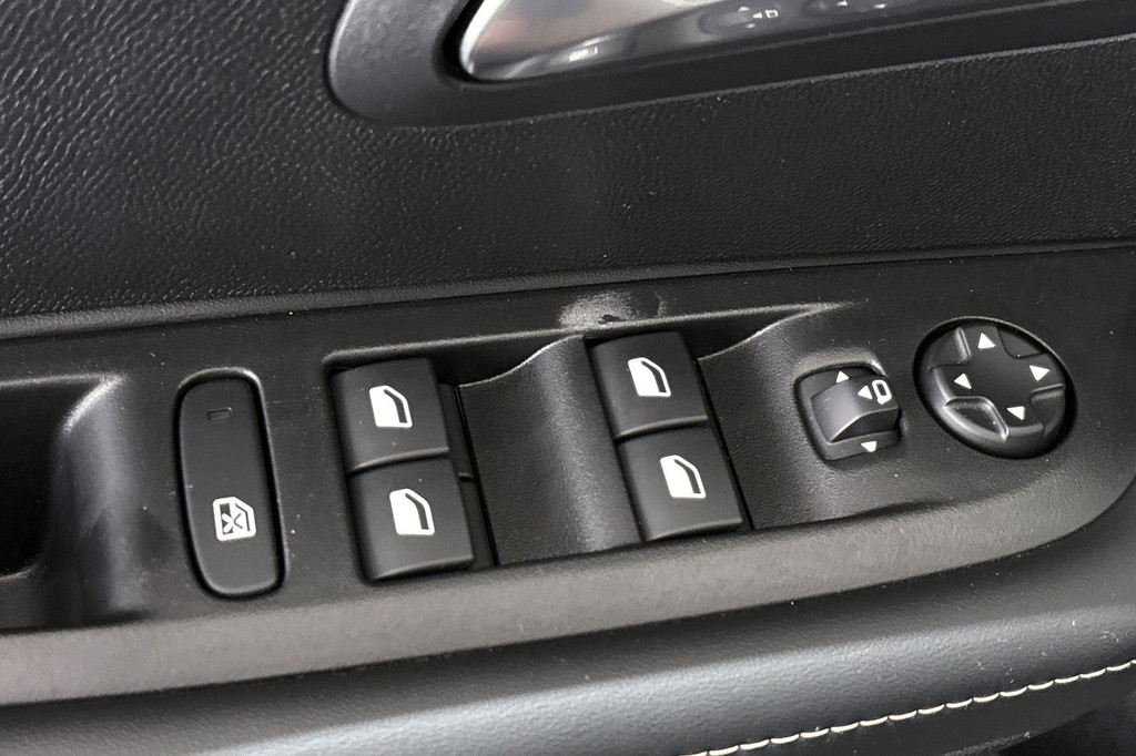 Peugeot 208 (HPS94R) met abonnement
