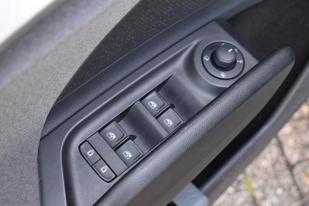 ŠKODA ENYAQ iV (L893JK) met abonnement
