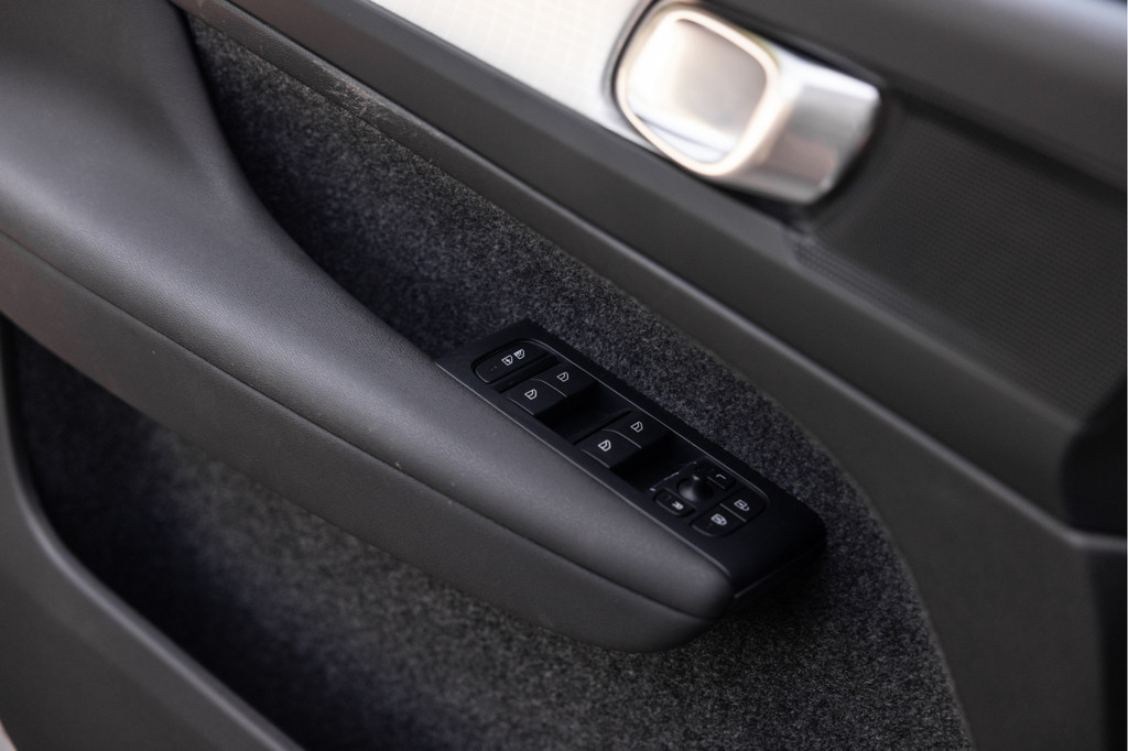 Volvo XC40 (KHP20X) met abonnement