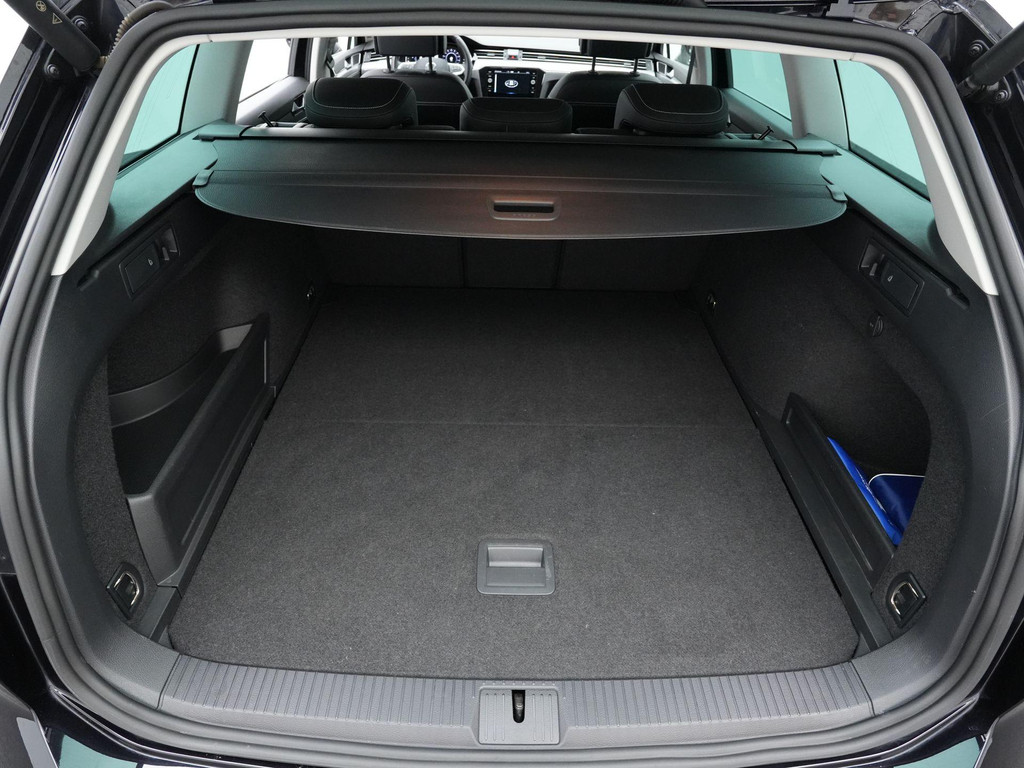 Volkswagen Passat (KNS68N) met abonnement