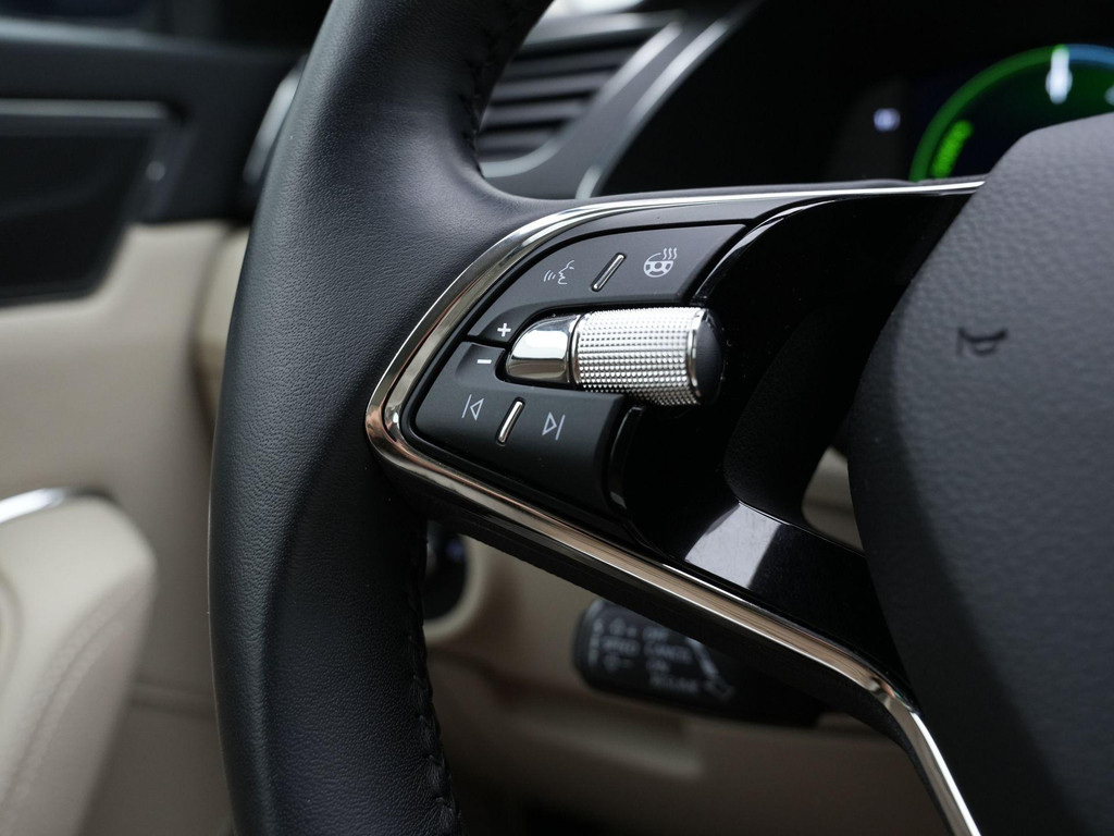 ŠKODA Superb (KNS41P) met abonnement
