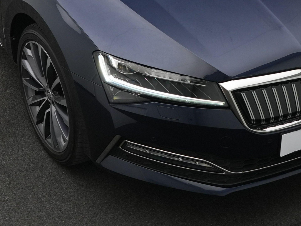 ŠKODA Superb (KNS41P) met abonnement