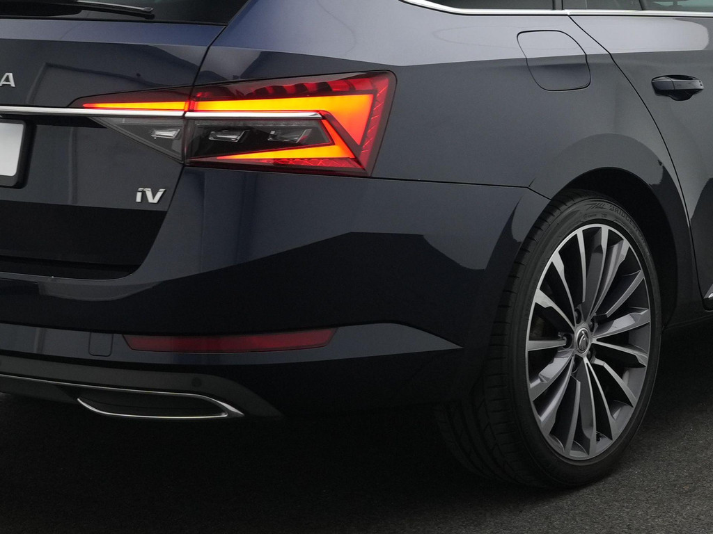 ŠKODA Superb (KNS41P) met abonnement