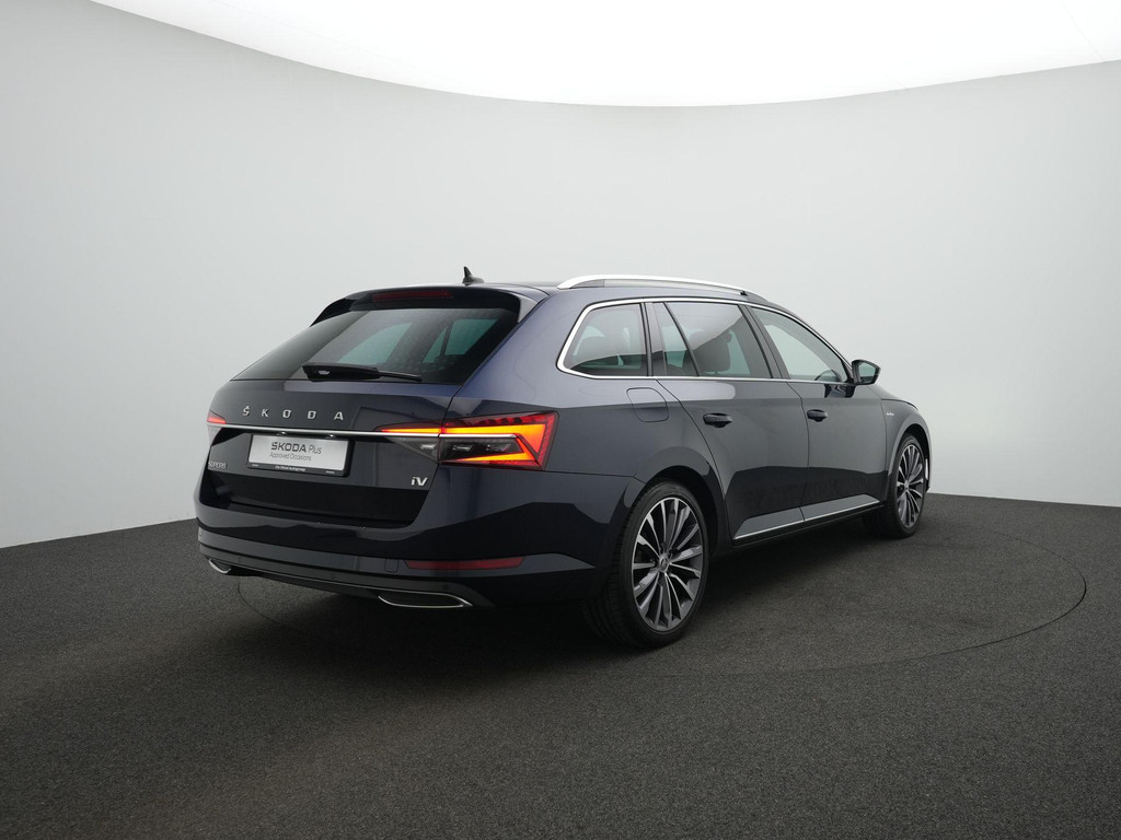 ŠKODA Superb (KNS41P) met abonnement