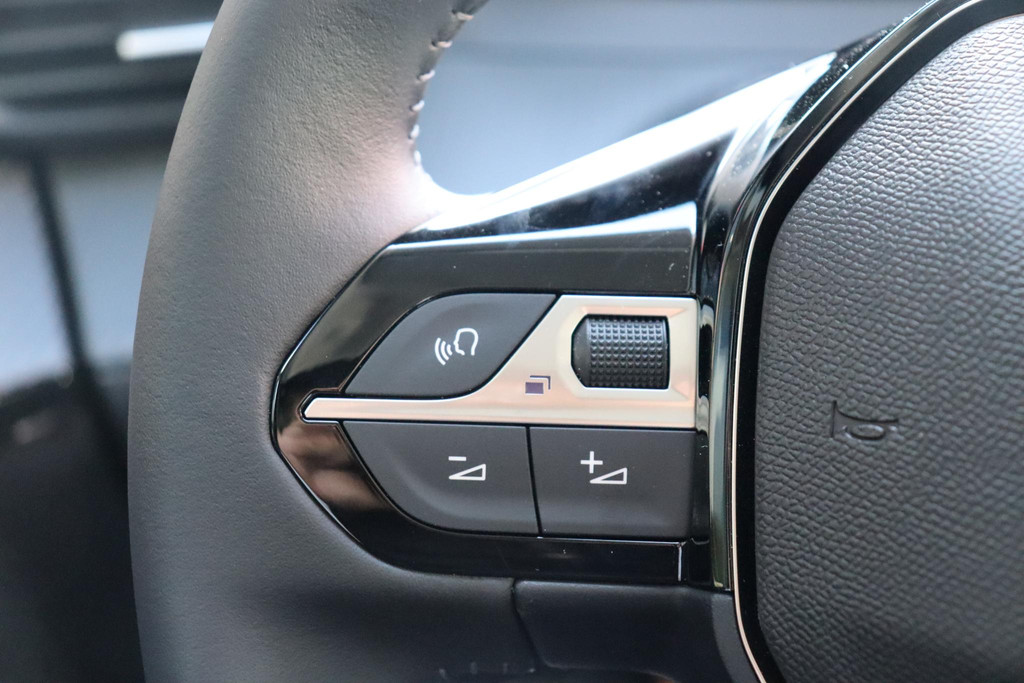 Peugeot 208 (KKJ63N) met abonnement