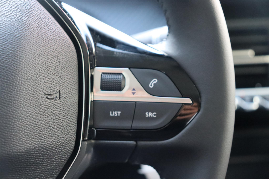 Peugeot 208 (KKJ63N) met abonnement