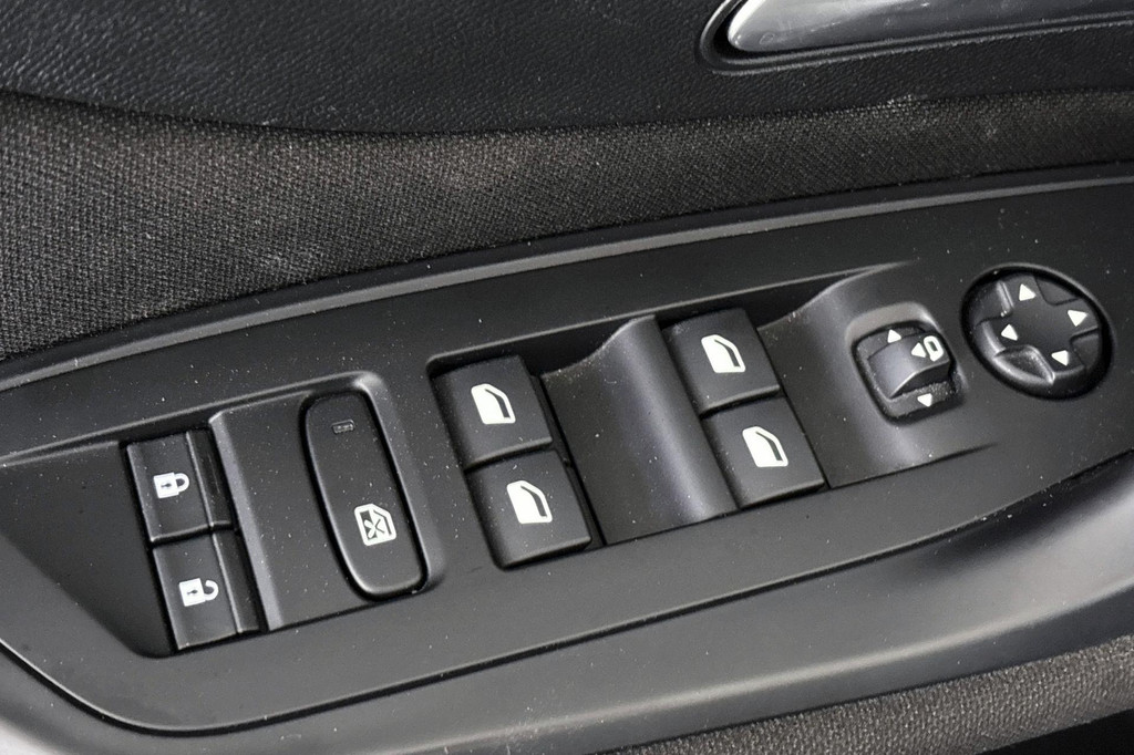 Peugeot 308 (T296XL) met abonnement
