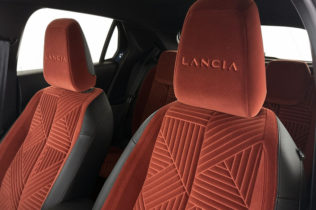 Lancia Ypsilon (KFL38Z) met abonnement