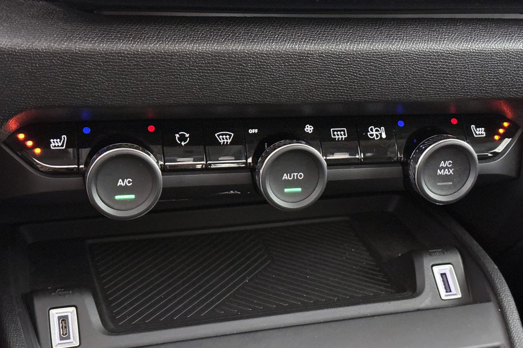 Citroën Ë-C4 (T331DF) met abonnement