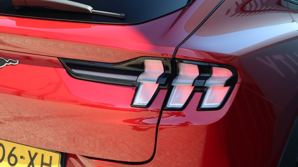 Ford Mustang Mach-E (L906XH) met abonnement