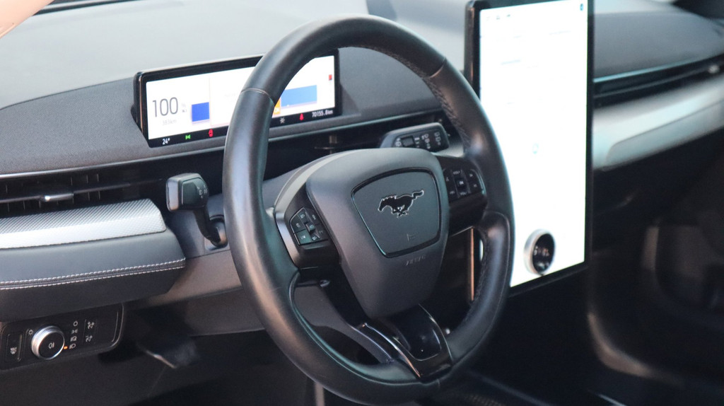 Ford Mustang Mach-E (L906XH) met abonnement