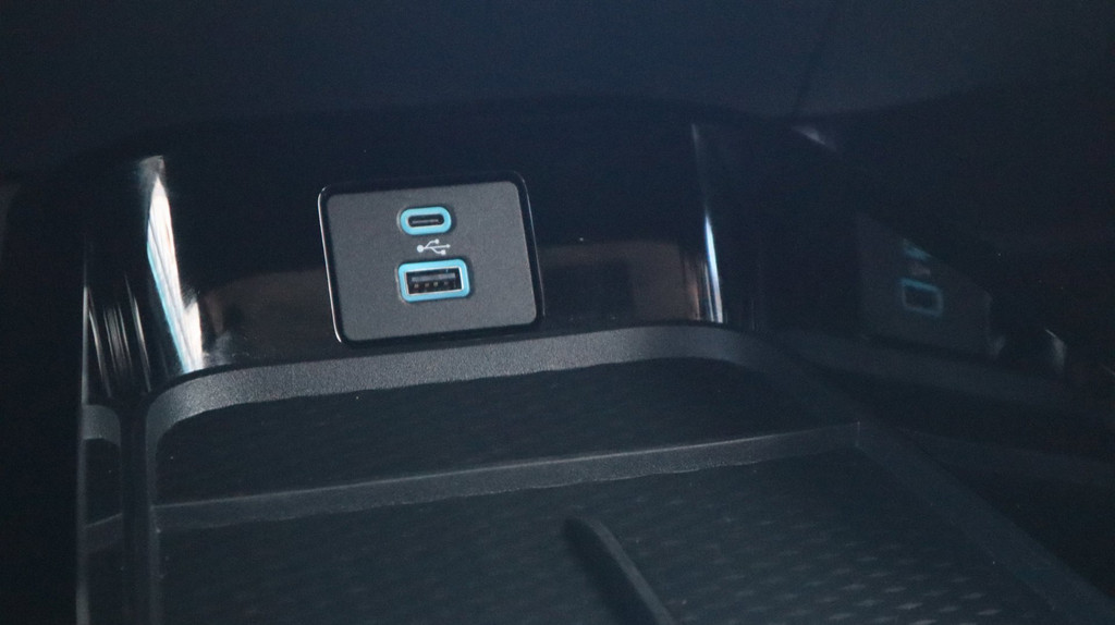 Ford Mustang Mach-E (L906XH) met abonnement