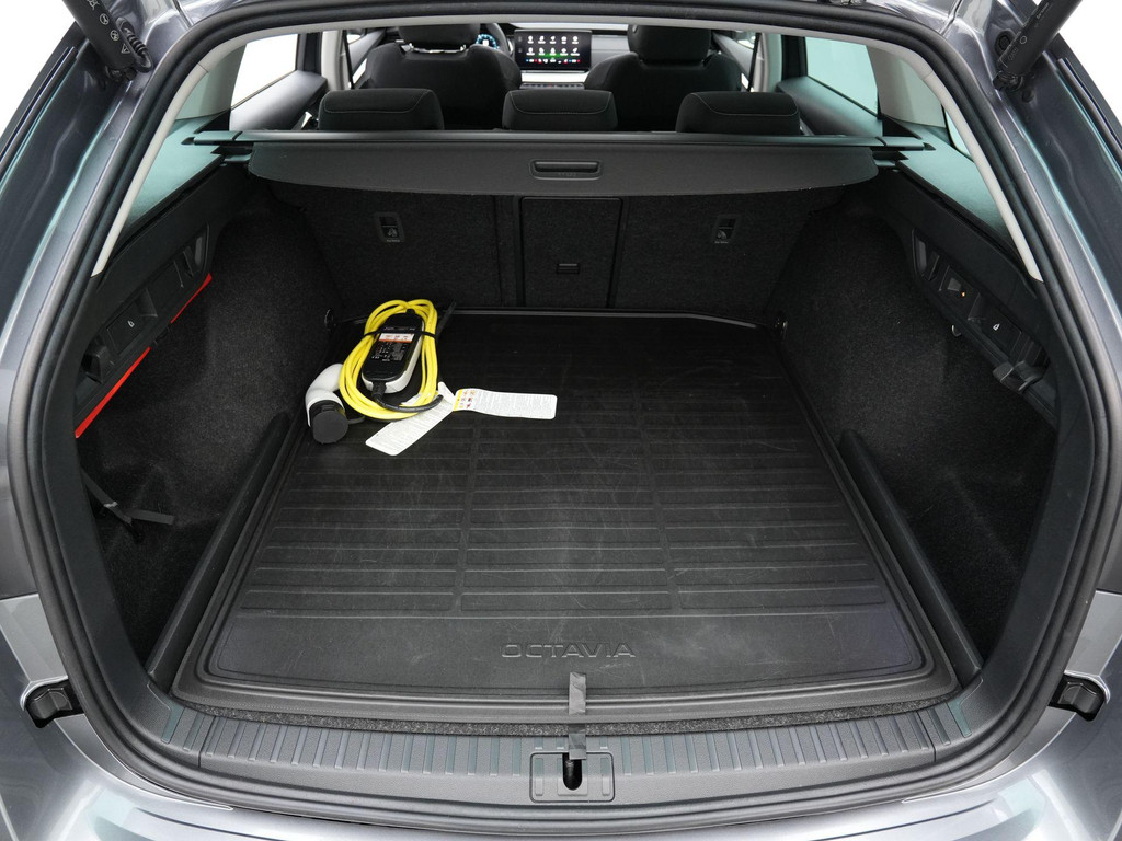 ŠKODA Octavia (KNF24V) met abonnement