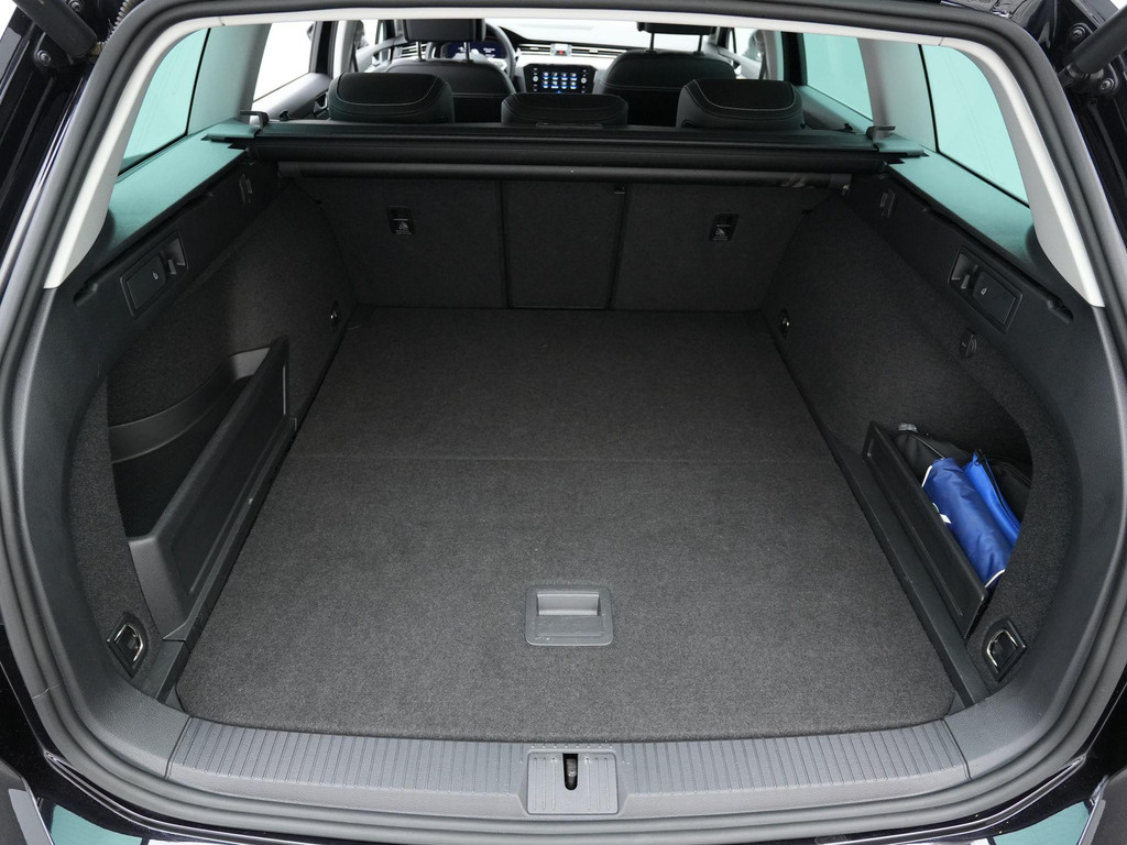 Volkswagen Passat (KNS76N) met abonnement