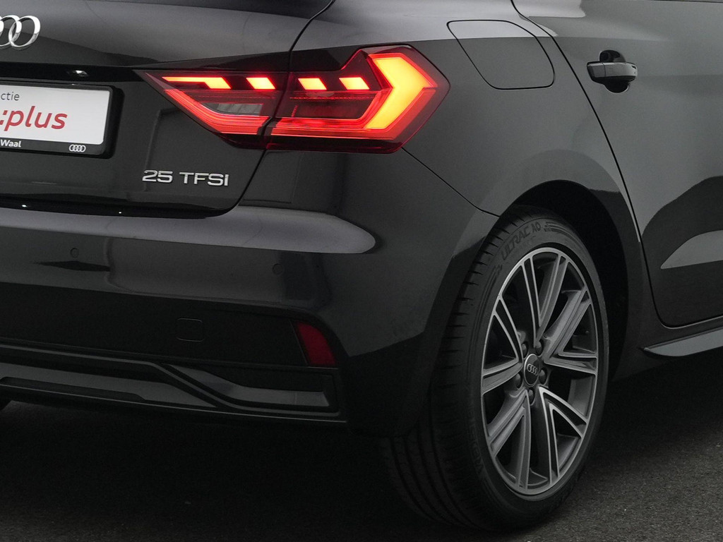 Audi A1 (Z742NF) met abonnement