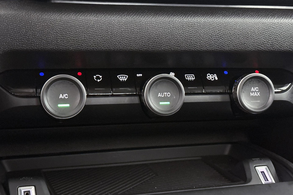 Citroën Ë-C4 (X681TZ) met abonnement