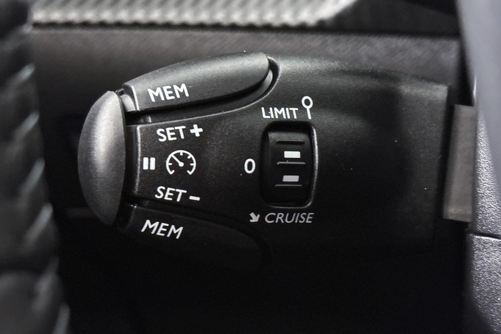 Peugeot 208 (HNT84F) met abonnement