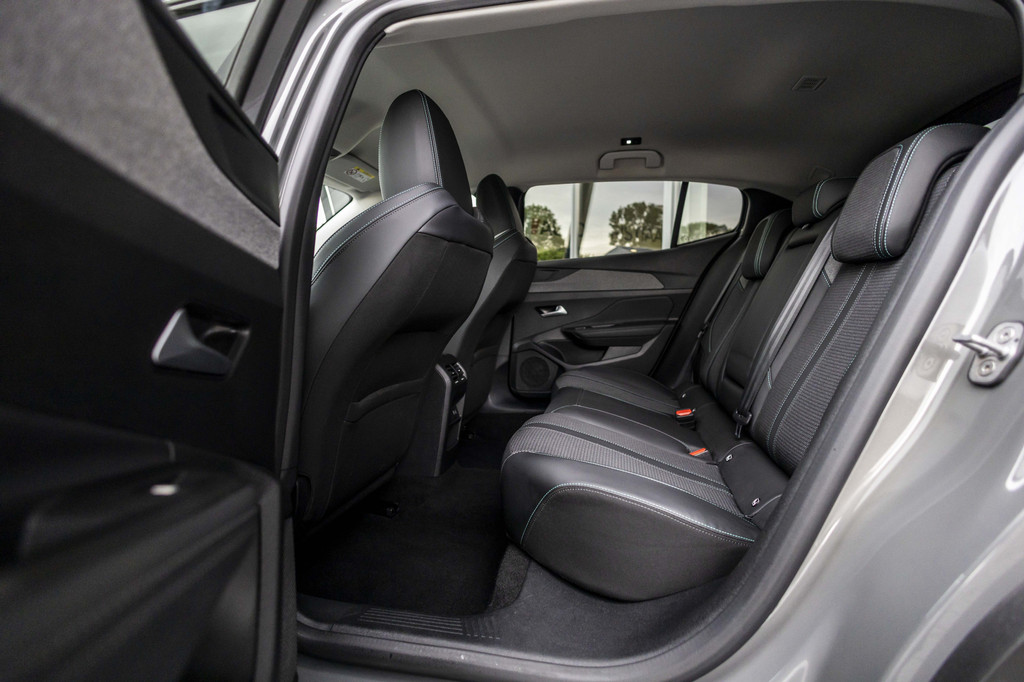 Peugeot 408 (HHD41D) met abonnement