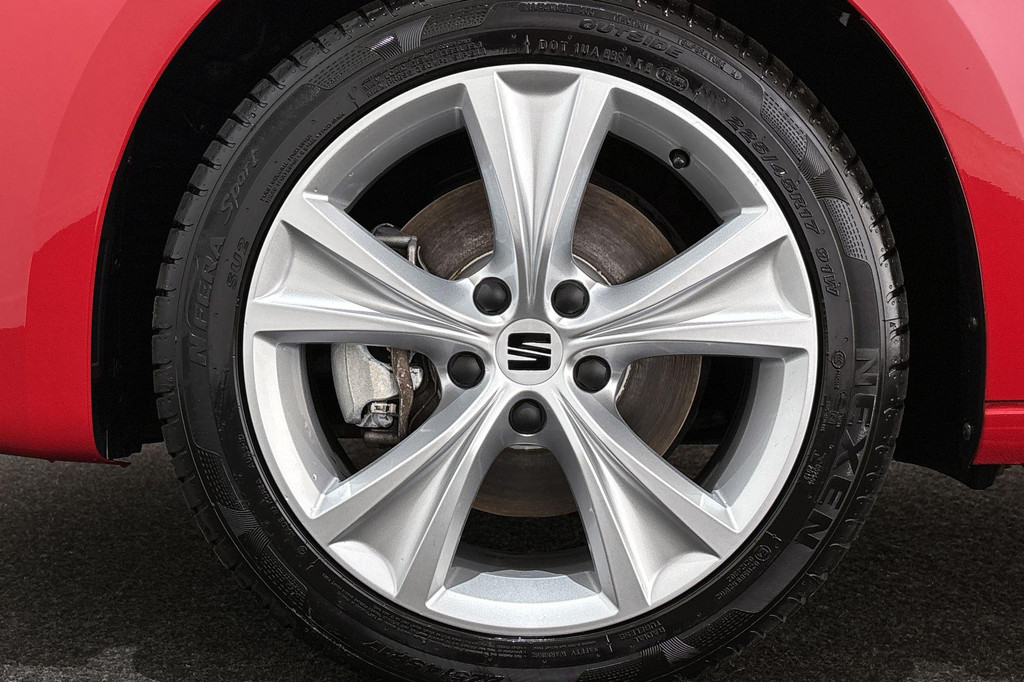 Seat Leon (KKB39B) met abonnement