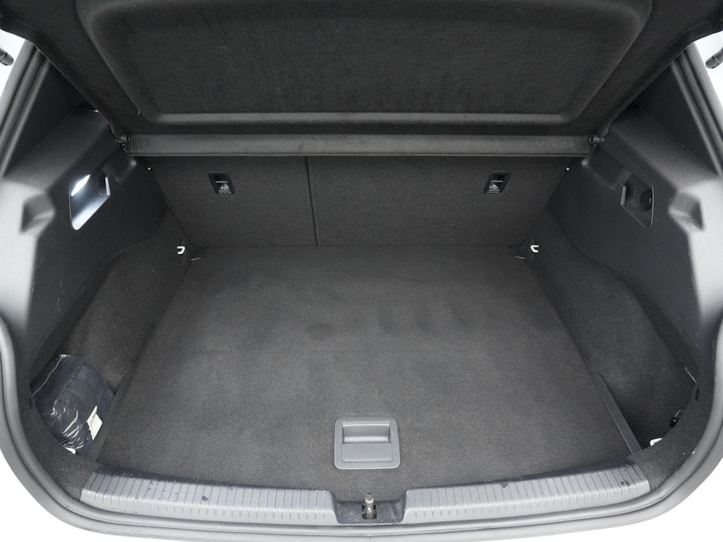 CUPRA Born (KJZ18D) met abonnement