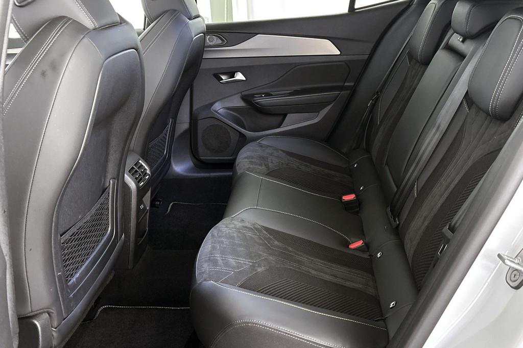 Peugeot 408 (KLB37L) met abonnement