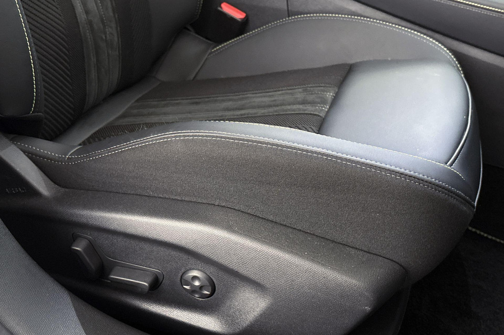 Peugeot 408 (KLB37L) met abonnement