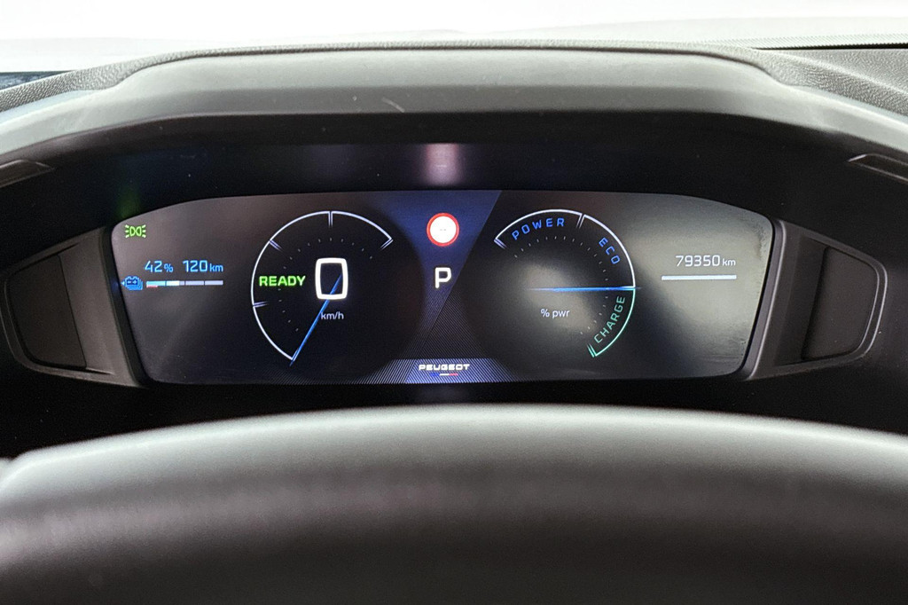 Peugeot e-2008 (T556XB) met abonnement