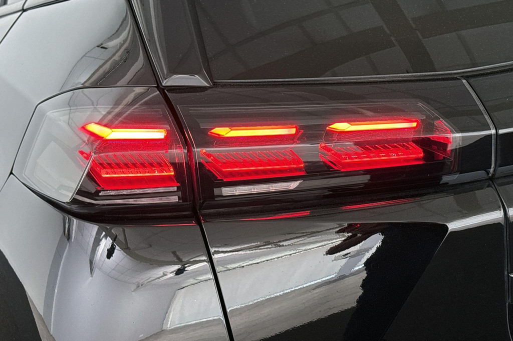 Peugeot e-2008 (T556XB) met abonnement