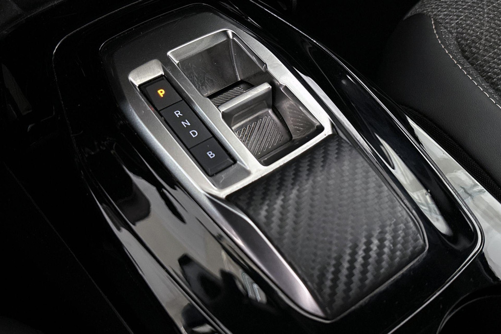 Peugeot e-2008 (T556XB) met abonnement