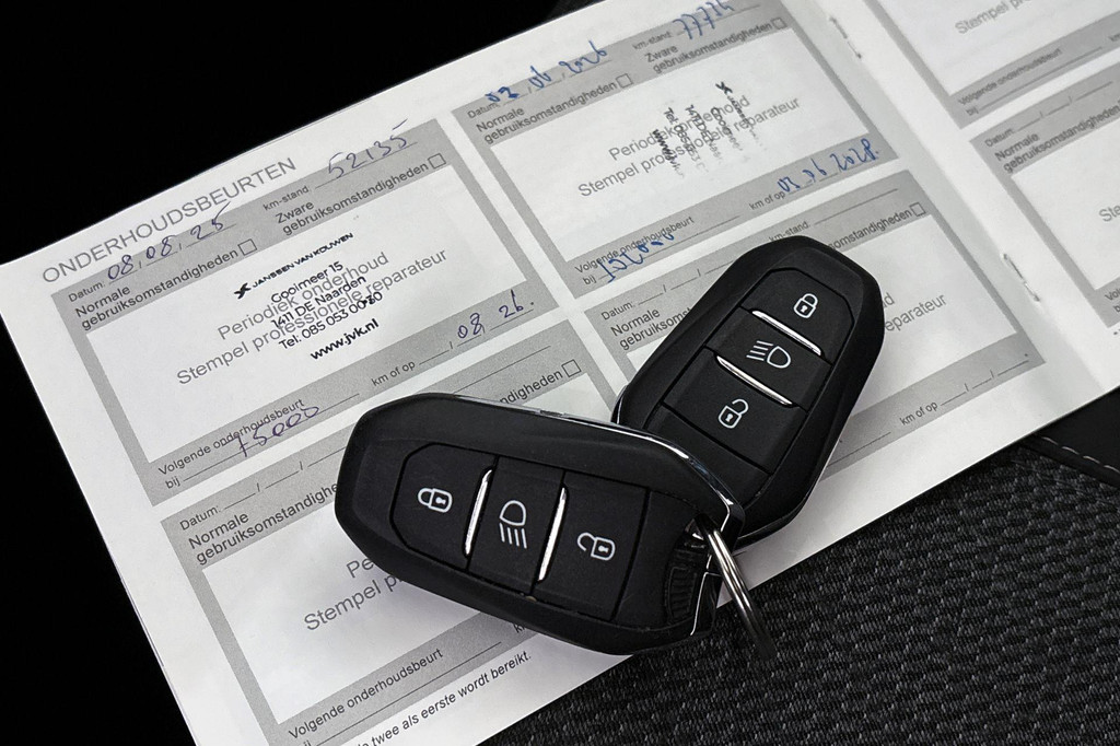 Peugeot e-2008 (T556XB) met abonnement