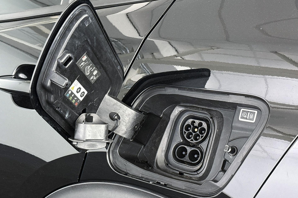 Peugeot e-2008 (T556XB) met abonnement
