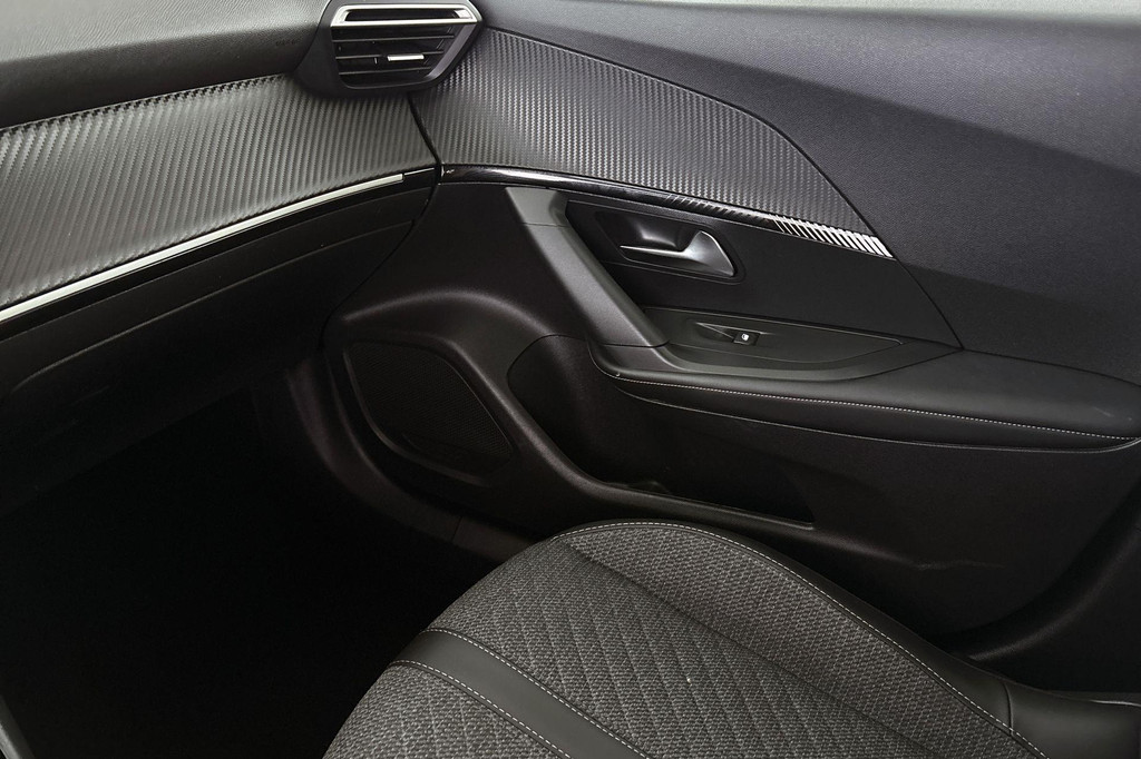 Peugeot e-2008 (T556XB) met abonnement