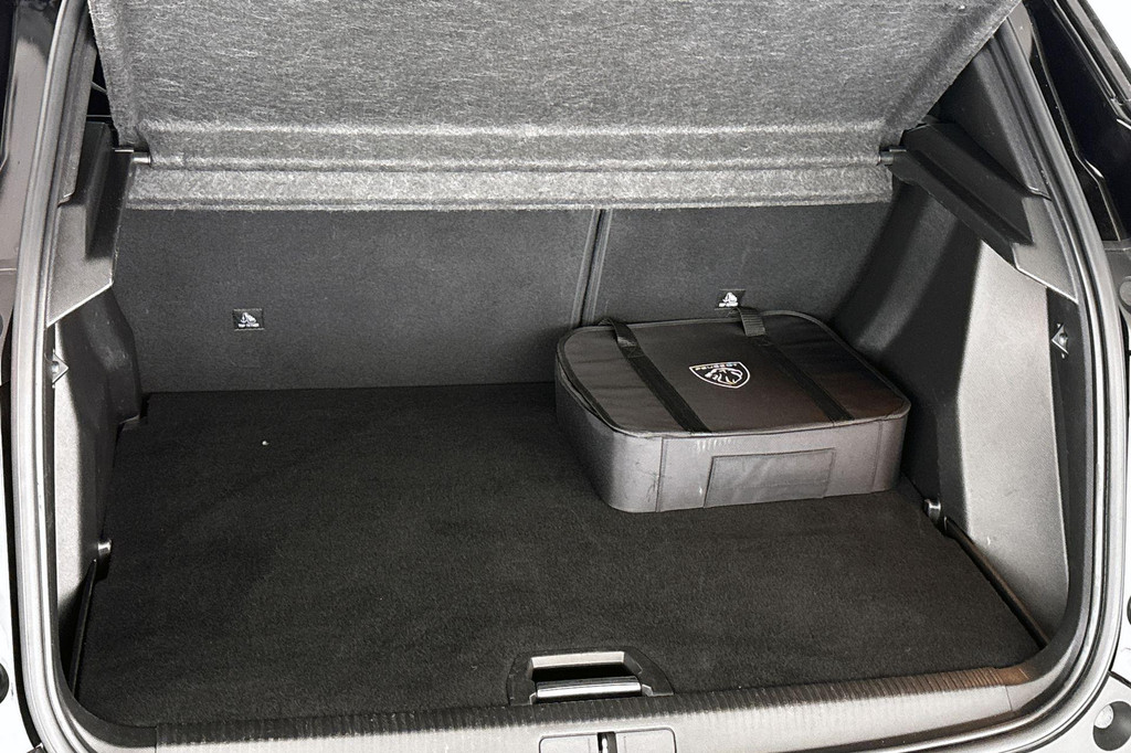 Peugeot e-2008 (T556XB) met abonnement
