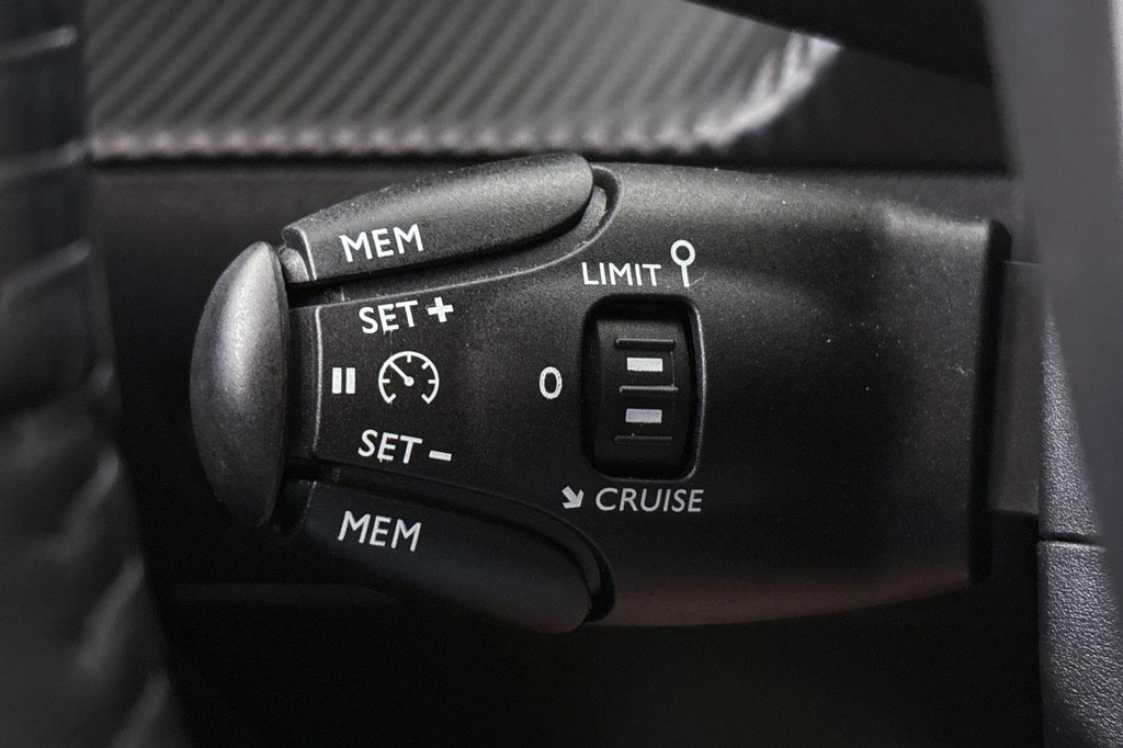 Peugeot 208 (N624PL) met abonnement