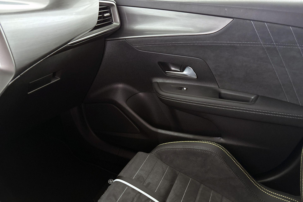 Opel Mokka-e (KDD41P) met abonnement