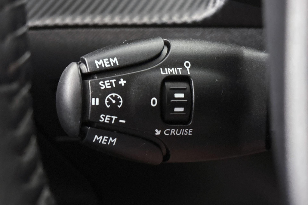 Peugeot e-208 (T650SG) met abonnement