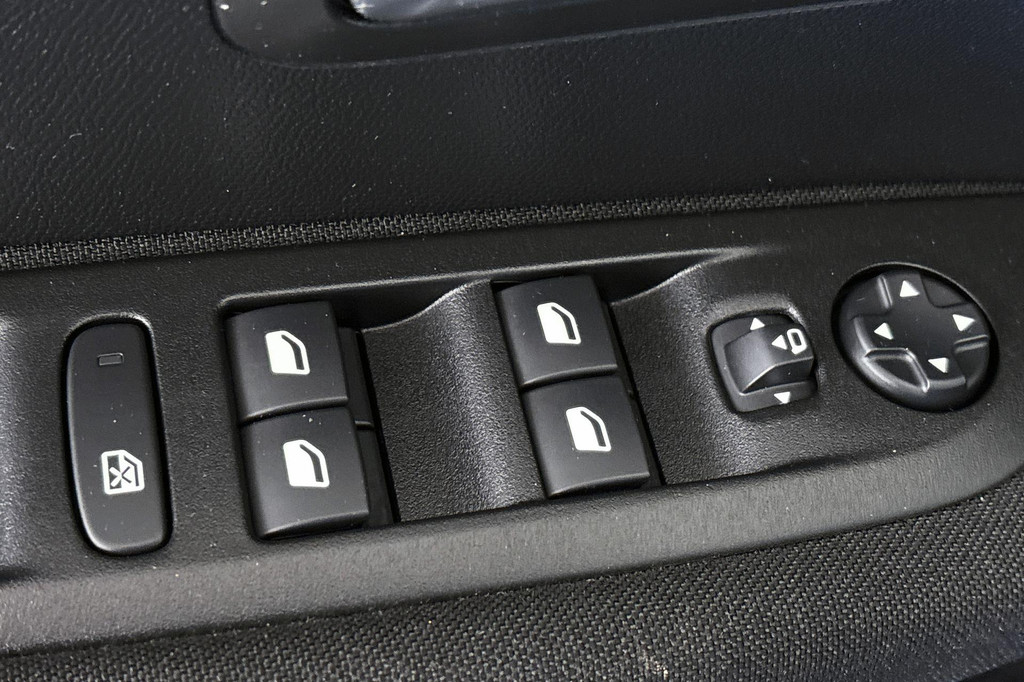 Peugeot e-208 (T650SG) met abonnement