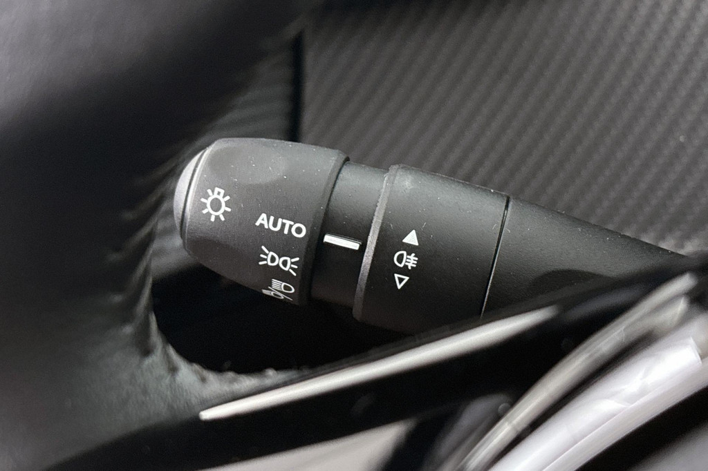 Peugeot e-208 (T650SG) met abonnement